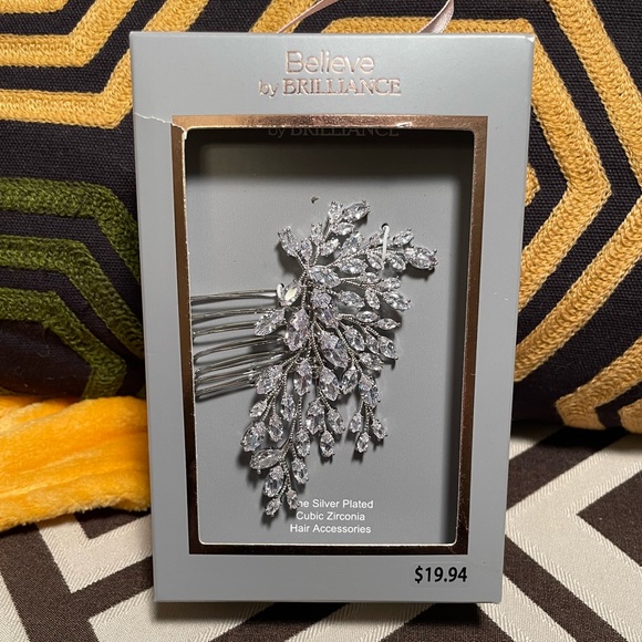 Beautiful silver plated cubic zirconia decorative hair accessory - Picture 3 of 6